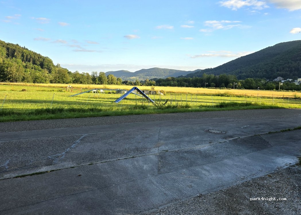 Wohnmobilstellplatz Bad Urach — foto 2