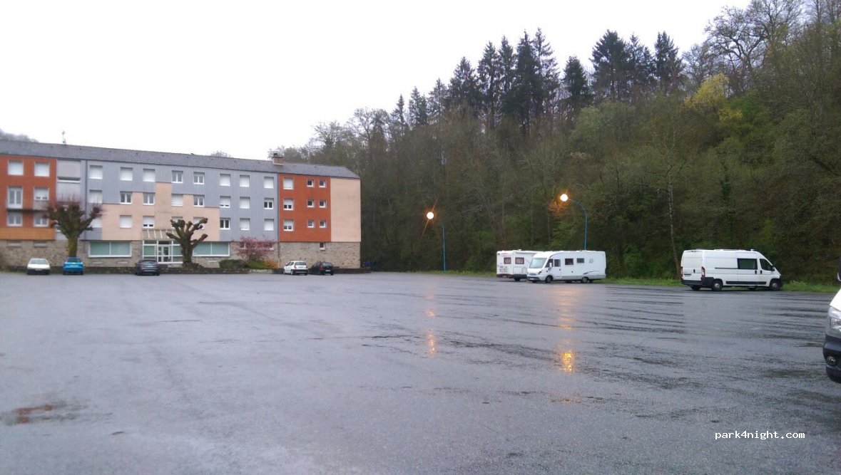 (23200) Aubusson - 14a Rue des Fusillés — foto