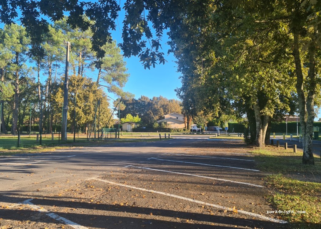 (33830) Belin-Béliet - 2 Rue des Écoles — foto 2