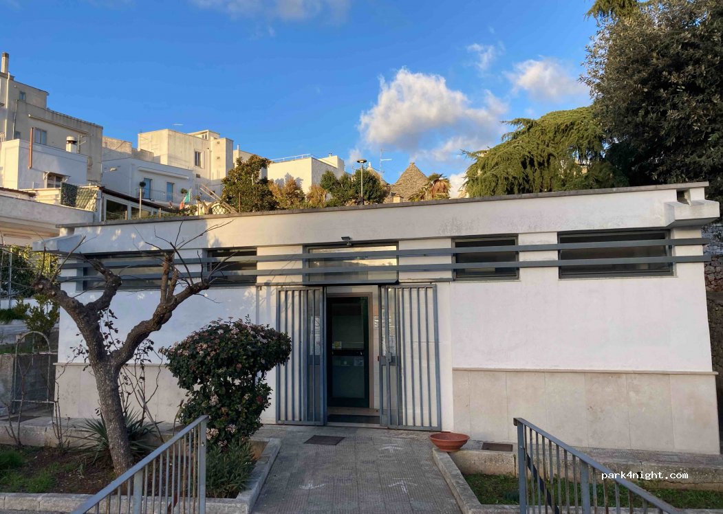 (70011) Alberobello - 26 Via Brigata Regina — foto