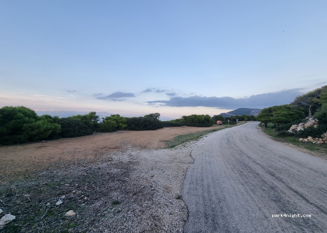 (203 00) Loutraki - Unnamed Road — foto 2