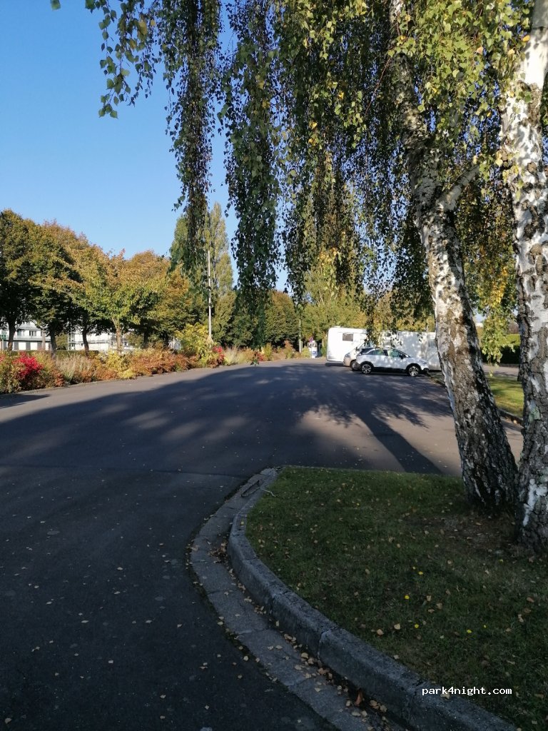 (14100) Lisieux - 10 Avenue Jean XXIII — foto