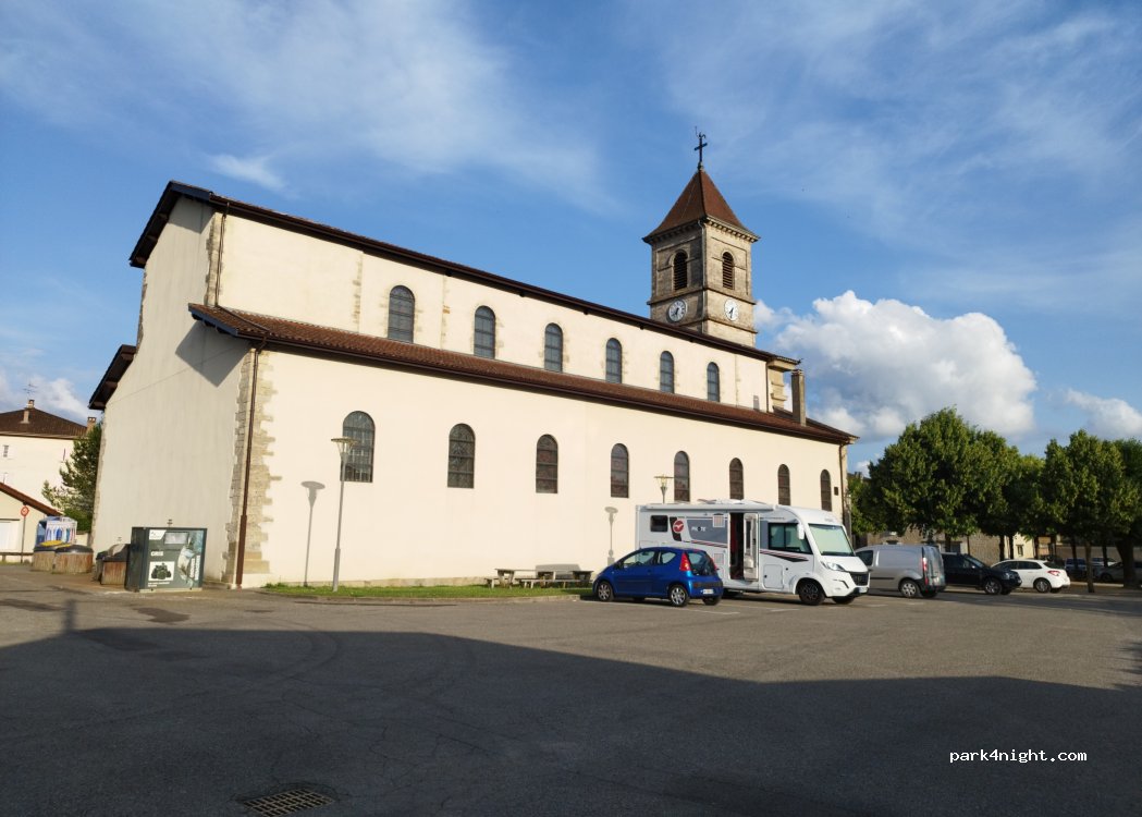 (38160) Chatte - 17 Place de l'Église — foto