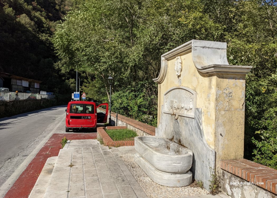 (55047) Seravezza - 1074 Strada Provinciale 9 — foto