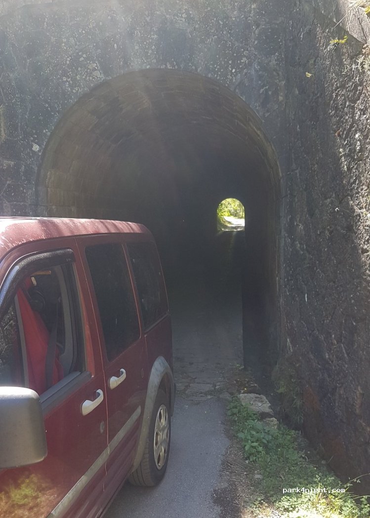 (12490) La Bastide-Pradines - Unnamed Road — foto 4