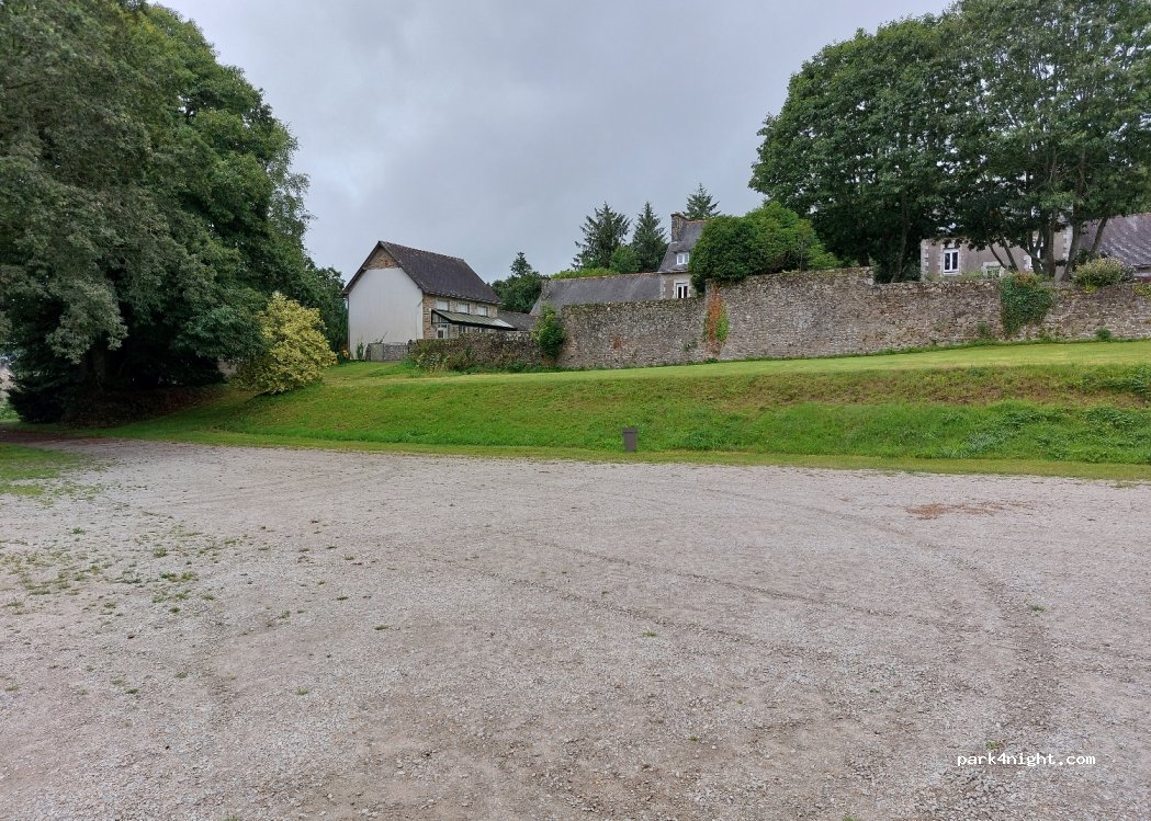Aire naturelle de camping-cars Mellionnec — foto 4