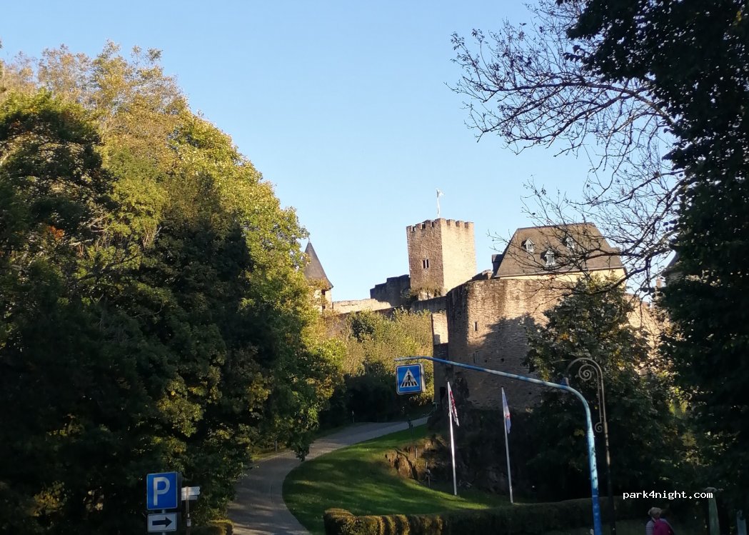 (9140) Bourscheid - Rue du Château — foto 2