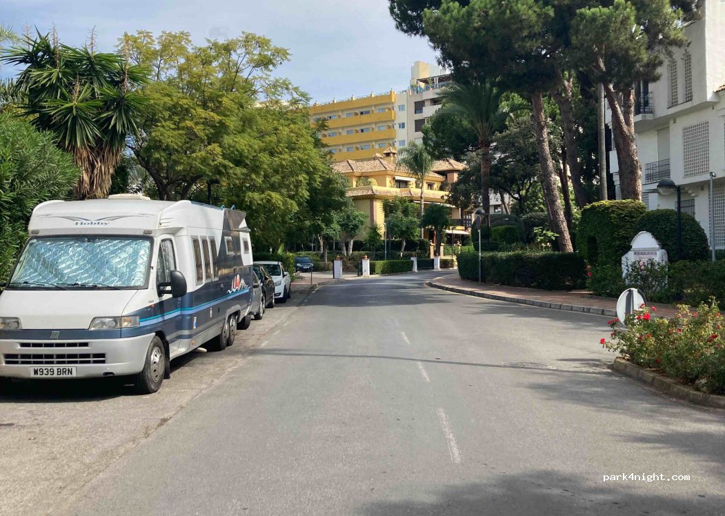 (29602) Marbella - 7 Calle Roy Boston — foto