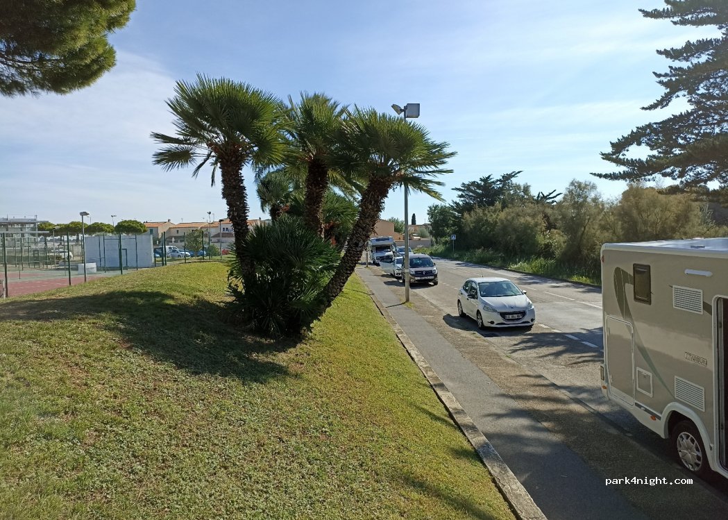 (30240) Le Grau-du-Roi - 45 Avenue de Dossenheim — foto 2