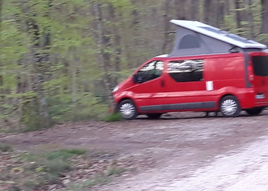 (37600) Sennevières - Unnamed Road — foto 2