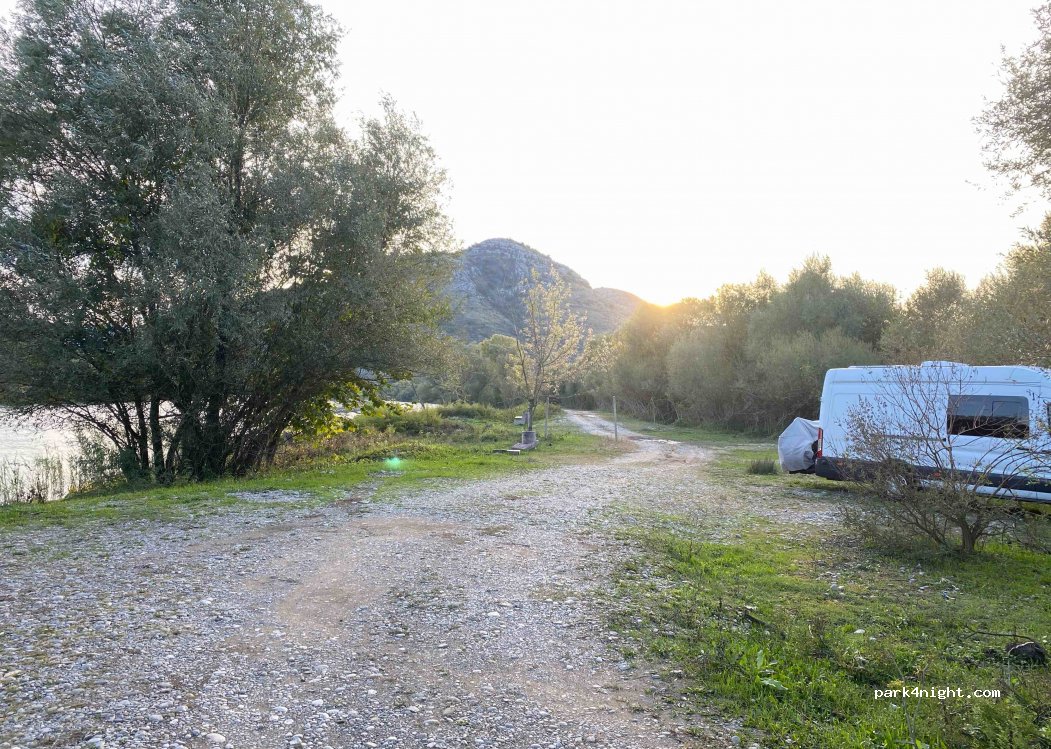 (81000) Vranjina - Unnamed Road — foto 2