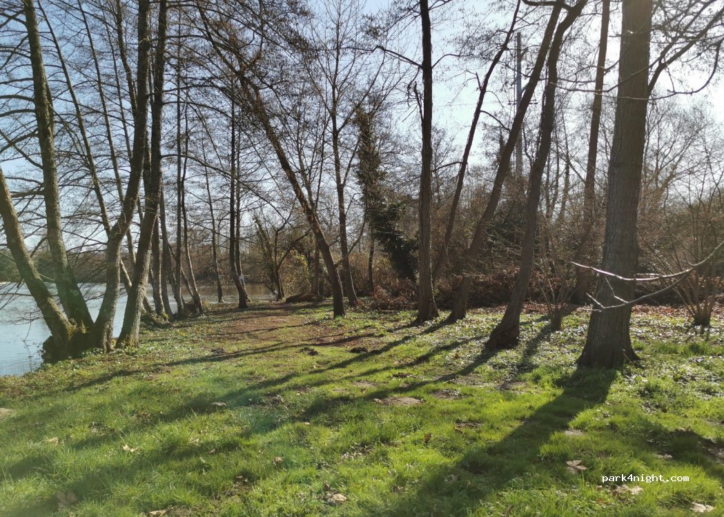 (16600) Touvre - 1 Rue du Stade — foto