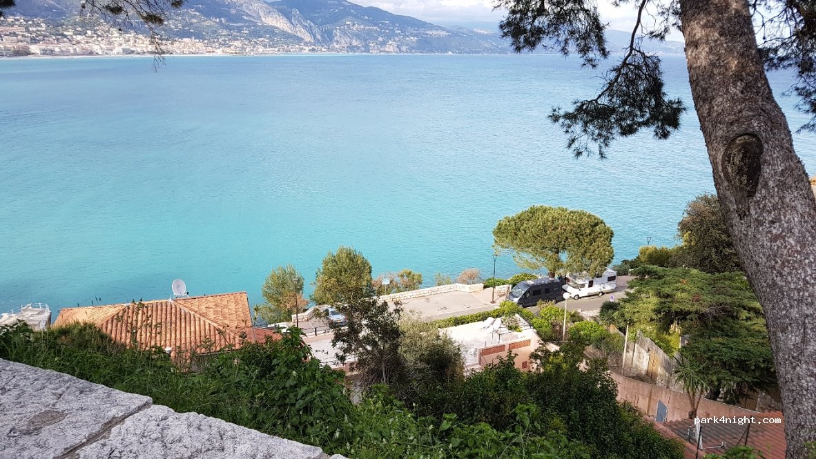 (06190) Roquebrune-Cap-Martin - 42 Avenue Winston Churchill — foto