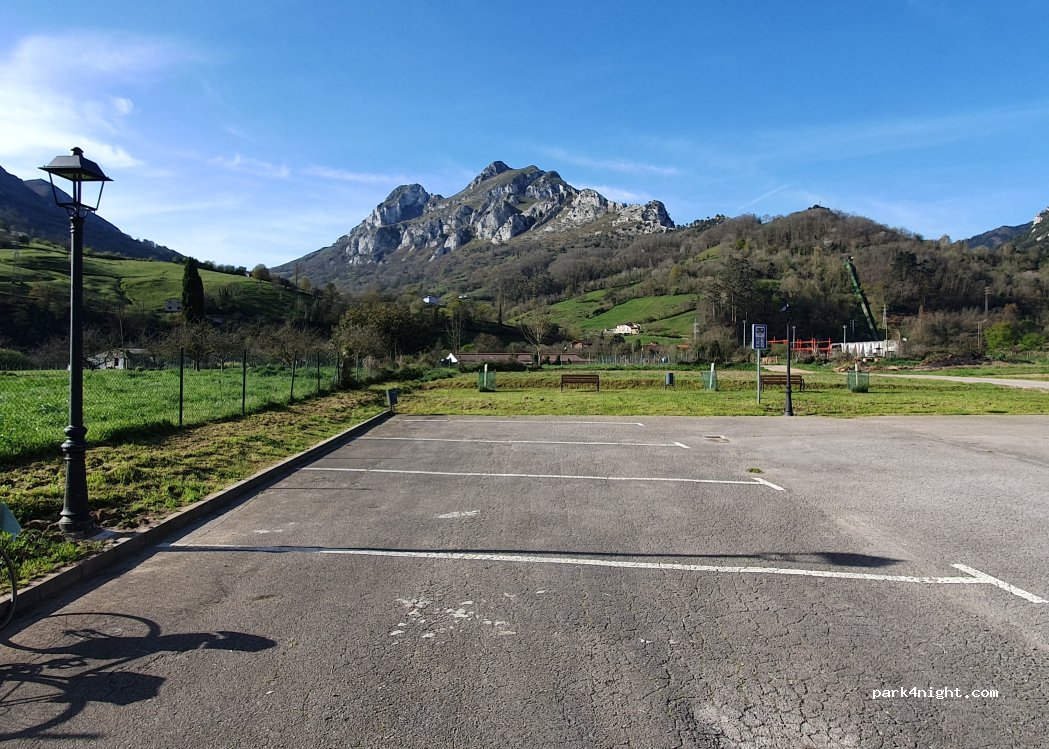 Área de autocaravanas Proaza — foto 2