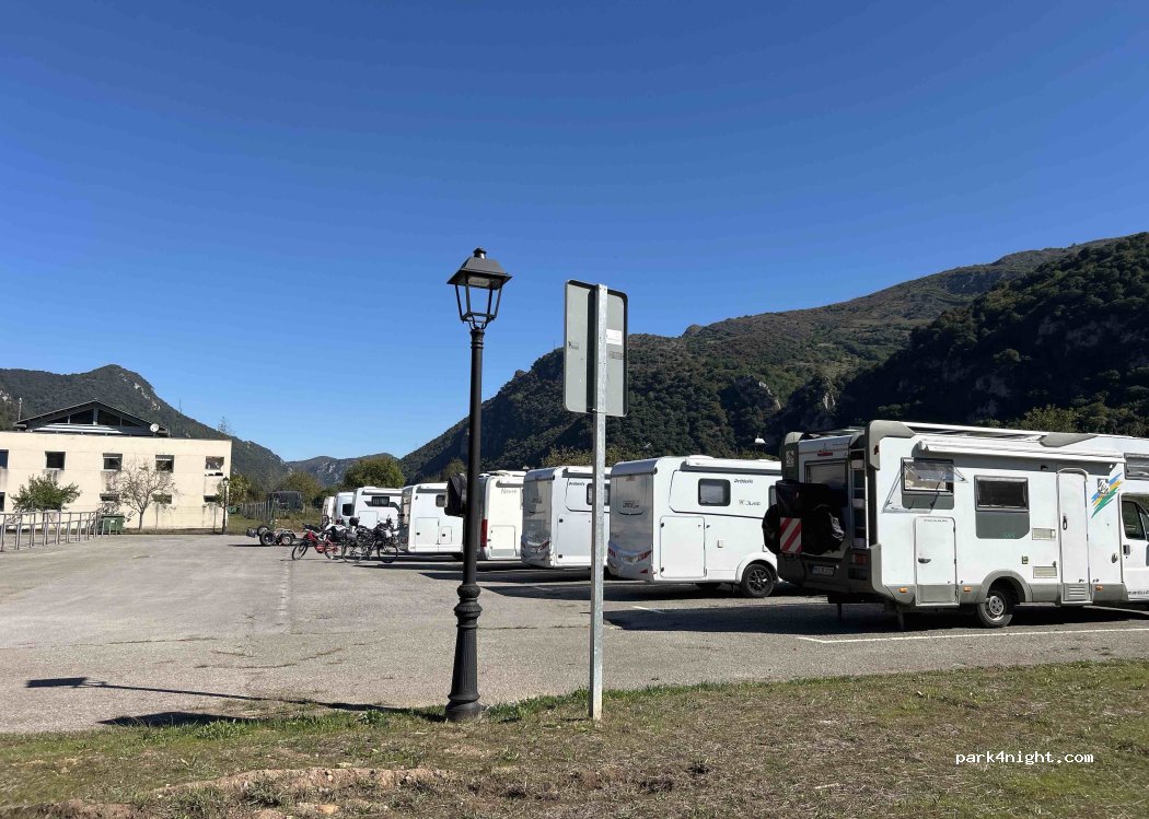 Área de autocaravanas Proaza — foto 5