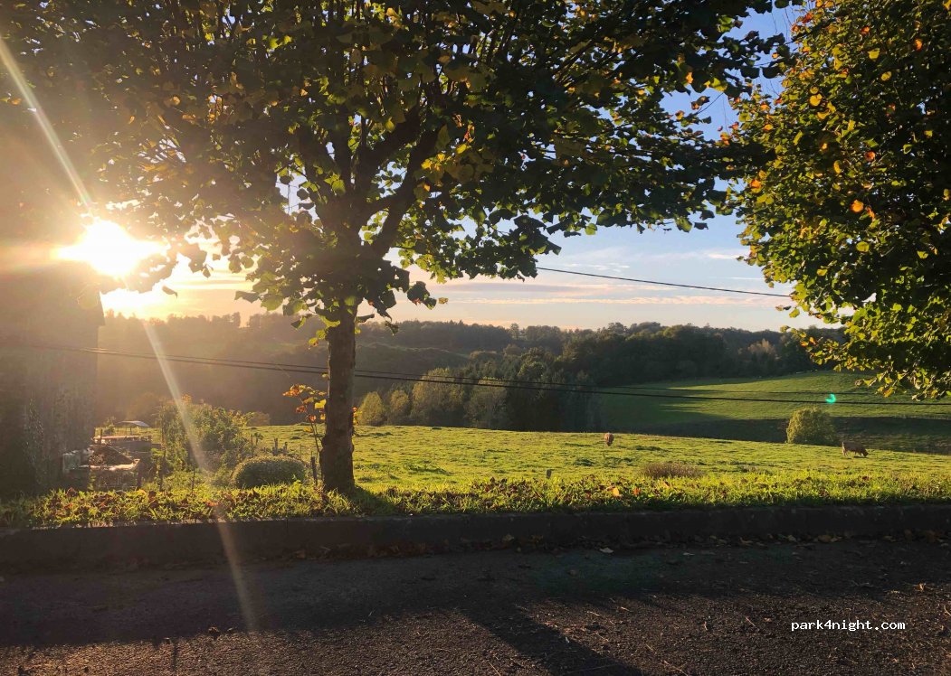 (24800) Saint-Paul-la-Roche - 39 Le Bourg — foto