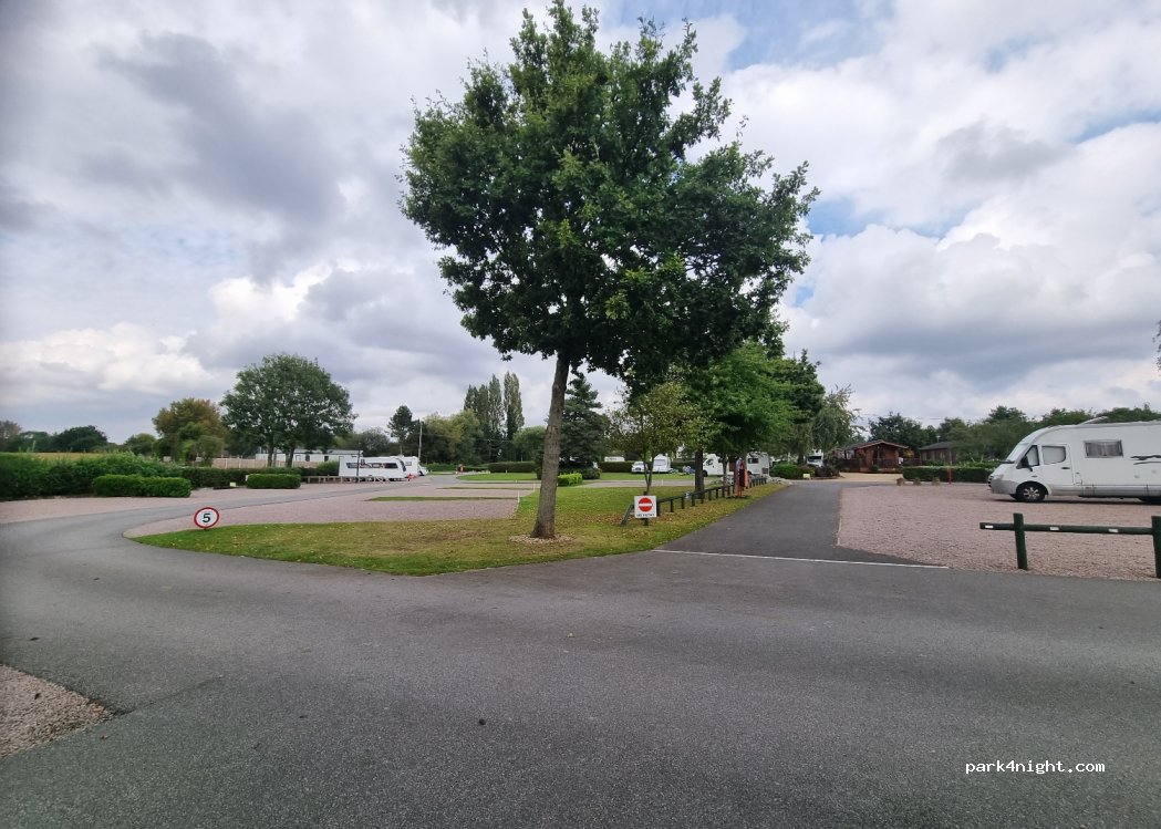 Camping Milestone Caravan Park — foto