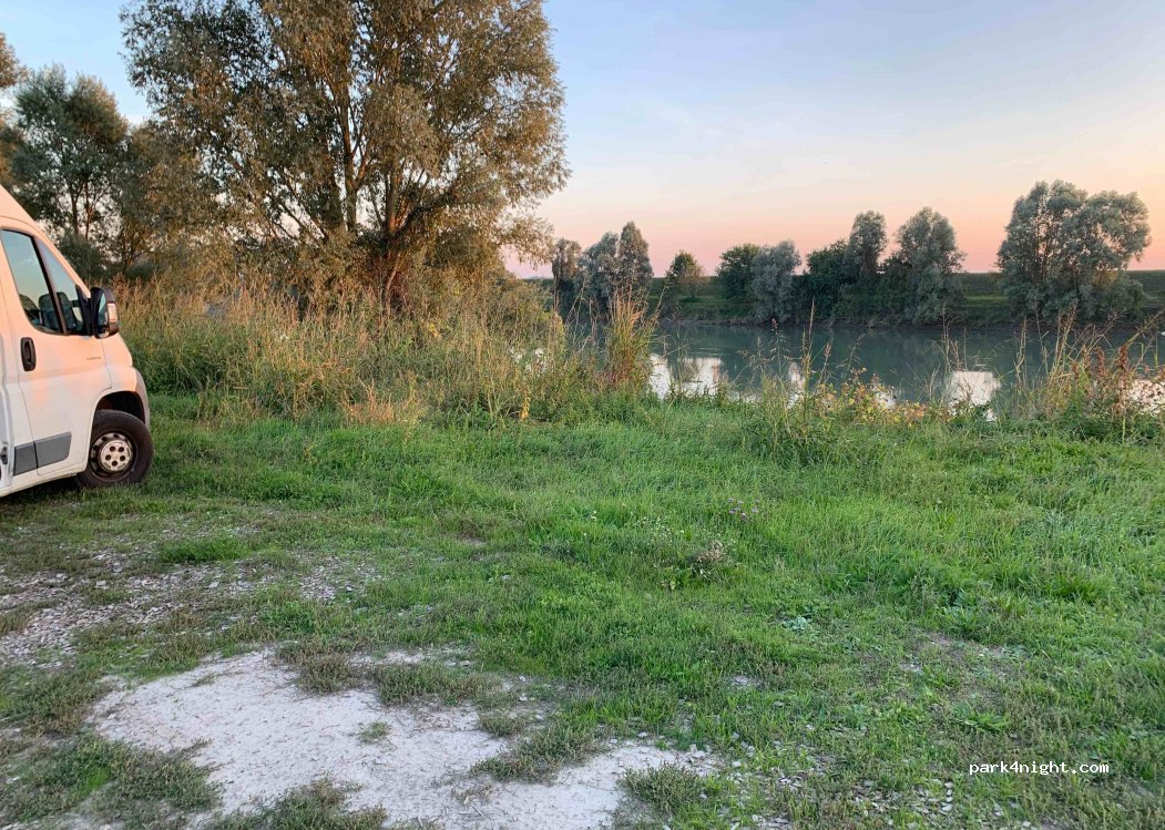(35022) Borgoforte - 1 Via Ponte — foto