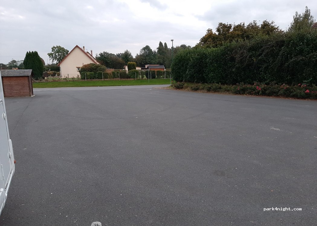 (27210) Le Torpt - 21 Place de l Église — foto 2