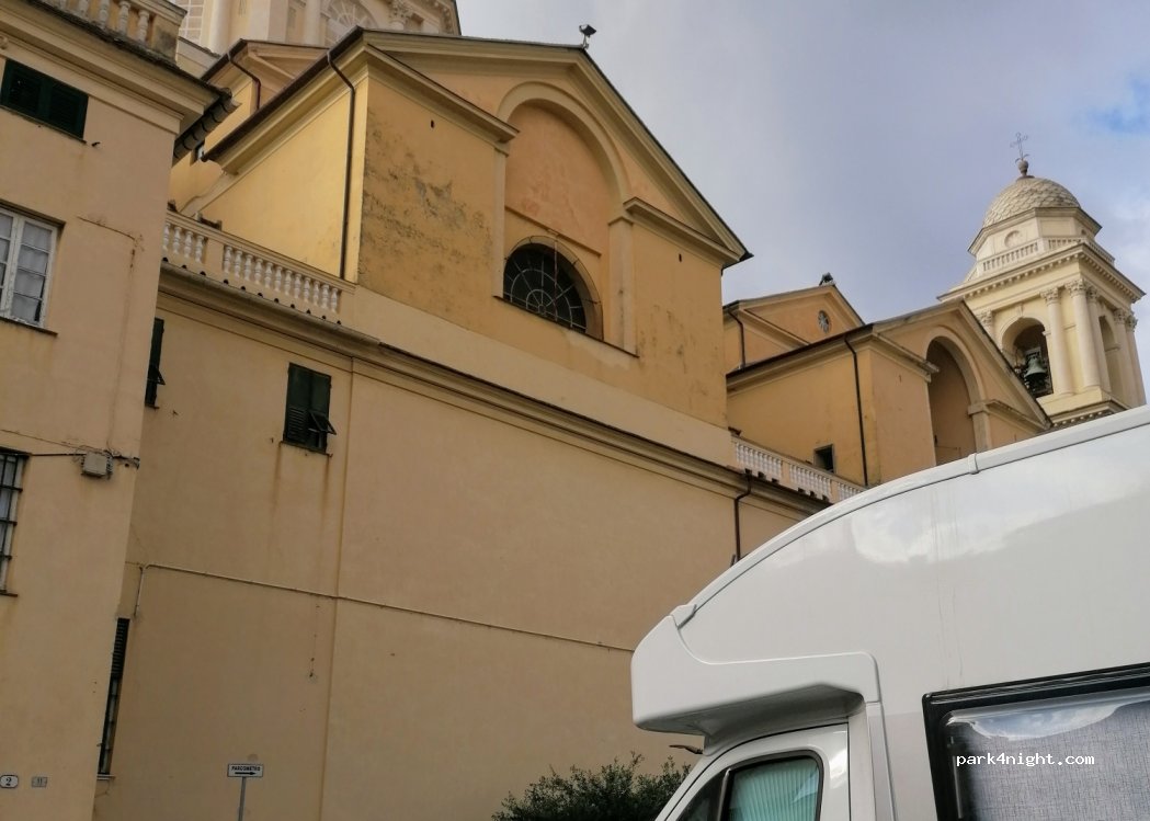 (18100) Imperia - 18 Via Elia Benza — foto