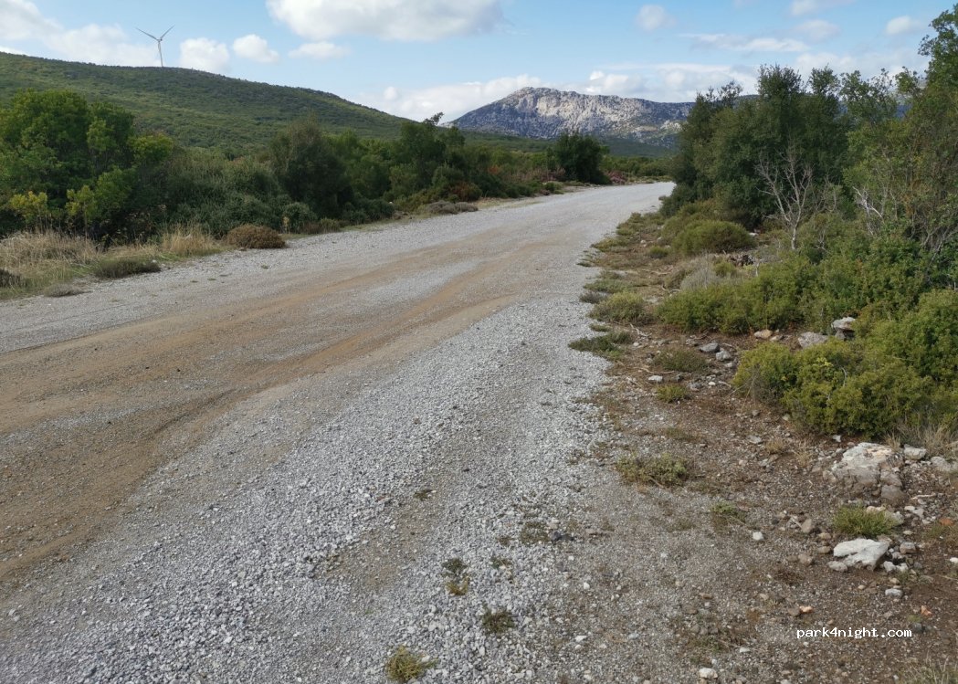 (420 32) Pili - Unnamed Road — foto 4