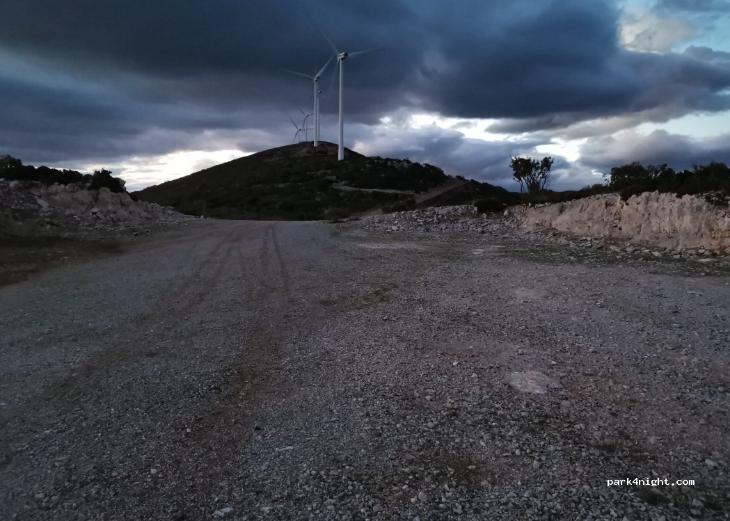 (420 32) Pili - Unnamed Road — foto 2