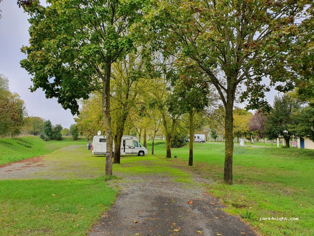 Aire de Villebernier Le Port Roux — foto