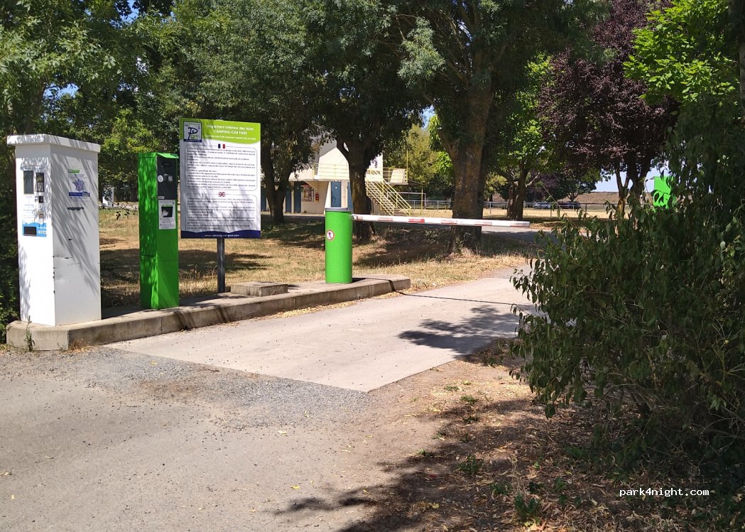Aire de Villebernier Le Port Roux — foto 2
