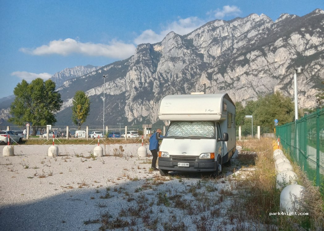 (23868) Valmadrera - 11 Strada Statale Lecco - Bellagio — foto
