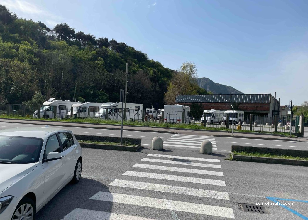 (23868) Valmadrera - 11 Strada Statale Lecco - Bellagio — foto 4