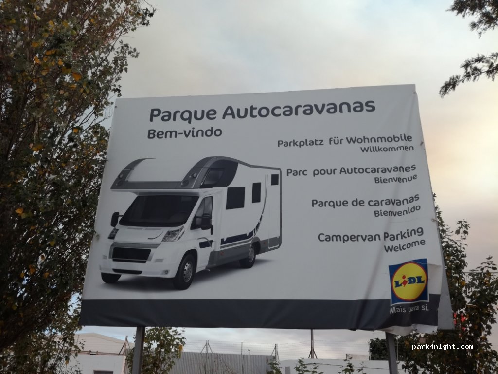 () Faro - Avenida Anibal C. Guerreiro — foto