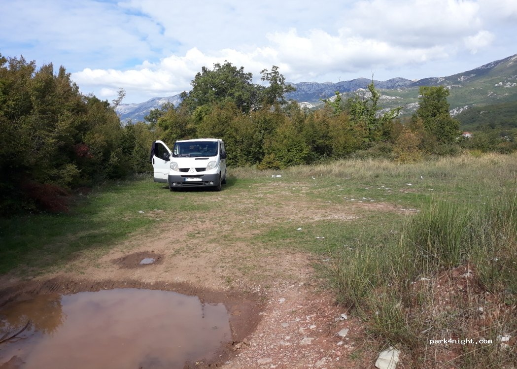 (7W54+256) Đenaši - Unnamed Road — foto