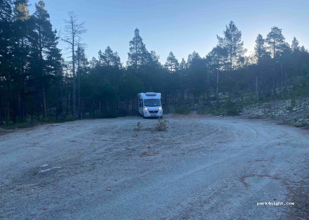 (2666) Lora - Unnamed Road — foto