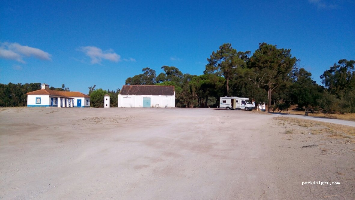 () Setúbal - 382 Estrada de Santo Ovídio Mourisca — foto 2