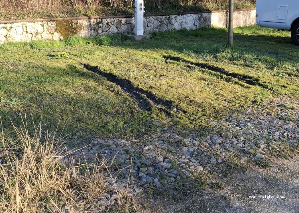 Aire de Camping Car de Benet — foto 5