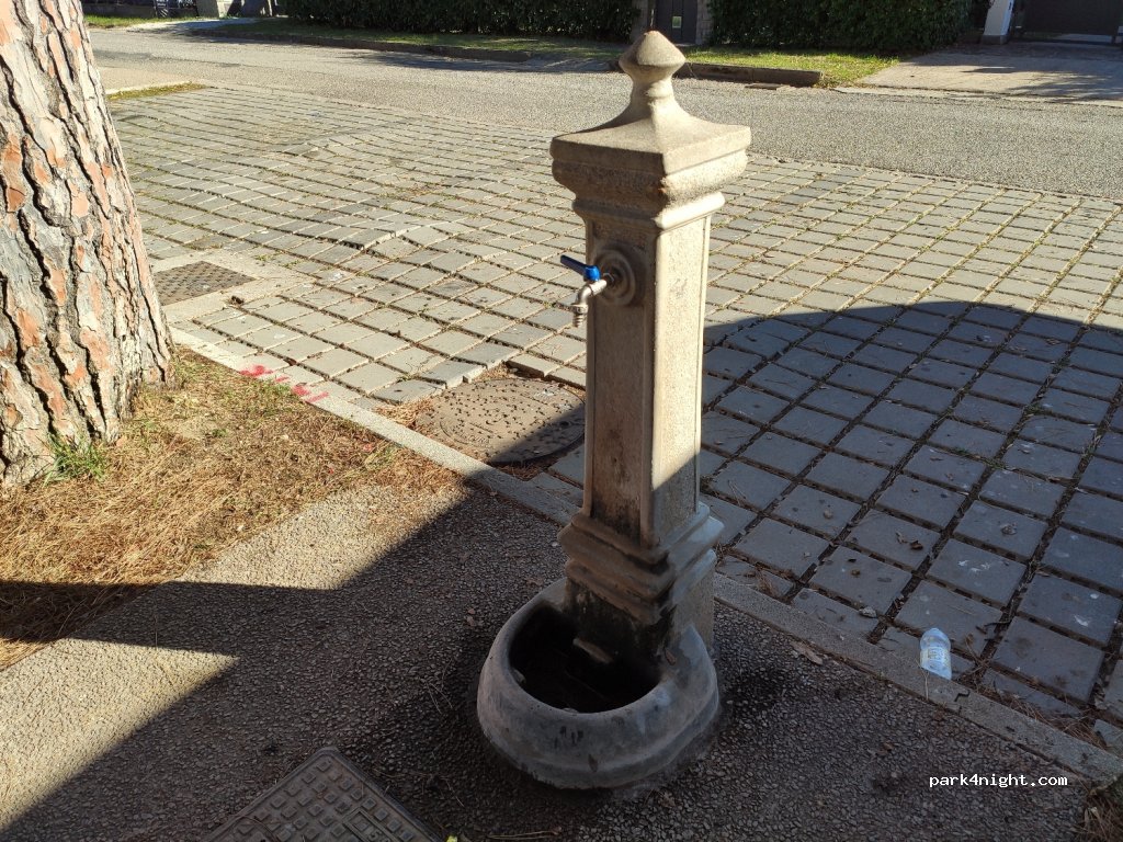 (06061) Castiglione del Lago - 11 Piazza Aeronautica — foto 2