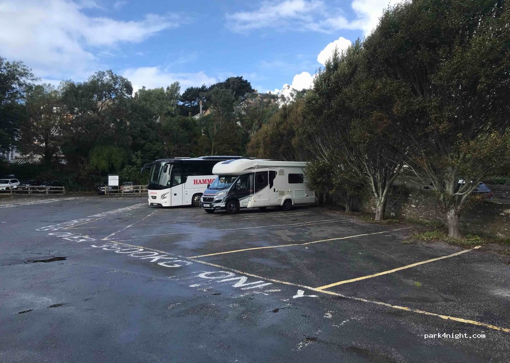 (EX34 8BZ) Ilfracombe - 1 Church Road — foto