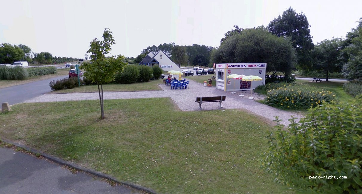(22120) Yffiniac - Unnamed Road — foto