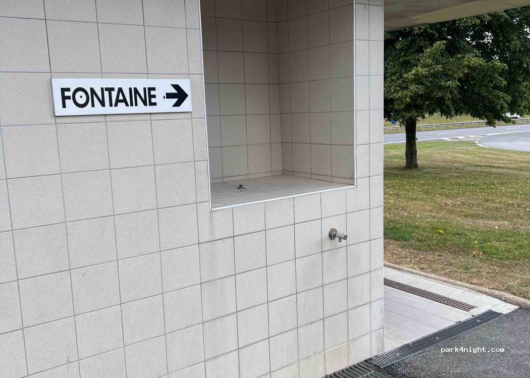 (22120) Yffiniac - Unnamed Road — foto 3