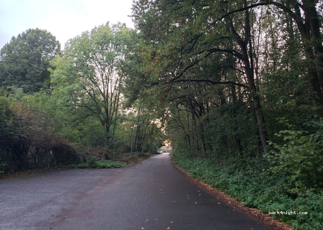 (51061) Köln - 15 Am Stammheimer Schloßpark — foto 2