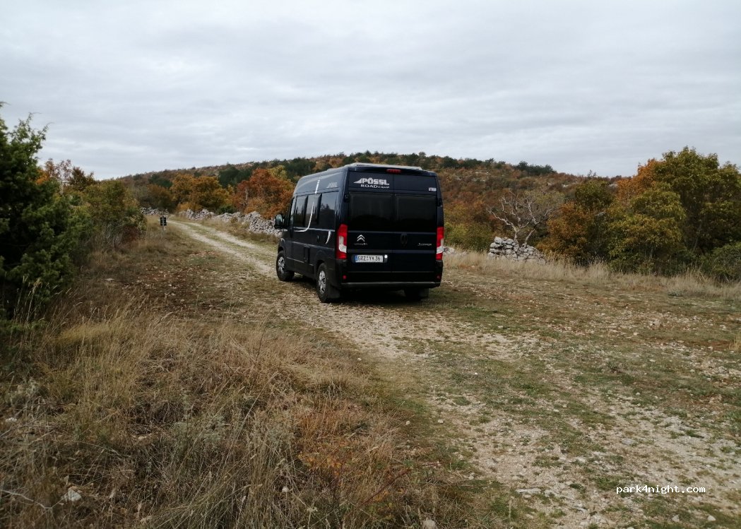 (52222) Skitača - Unnamed Road — foto