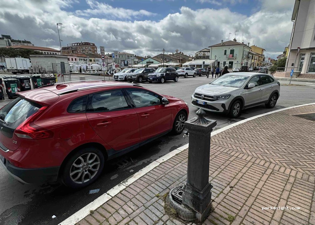 (47042) Cesenatico - 11 Viale Carlo Matteucci — foto 3