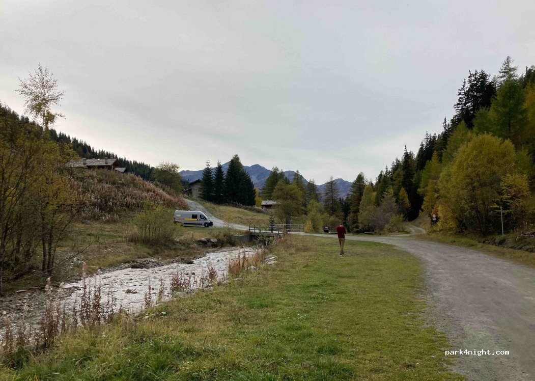 (11015) La Salle - Frazione Planaval — foto