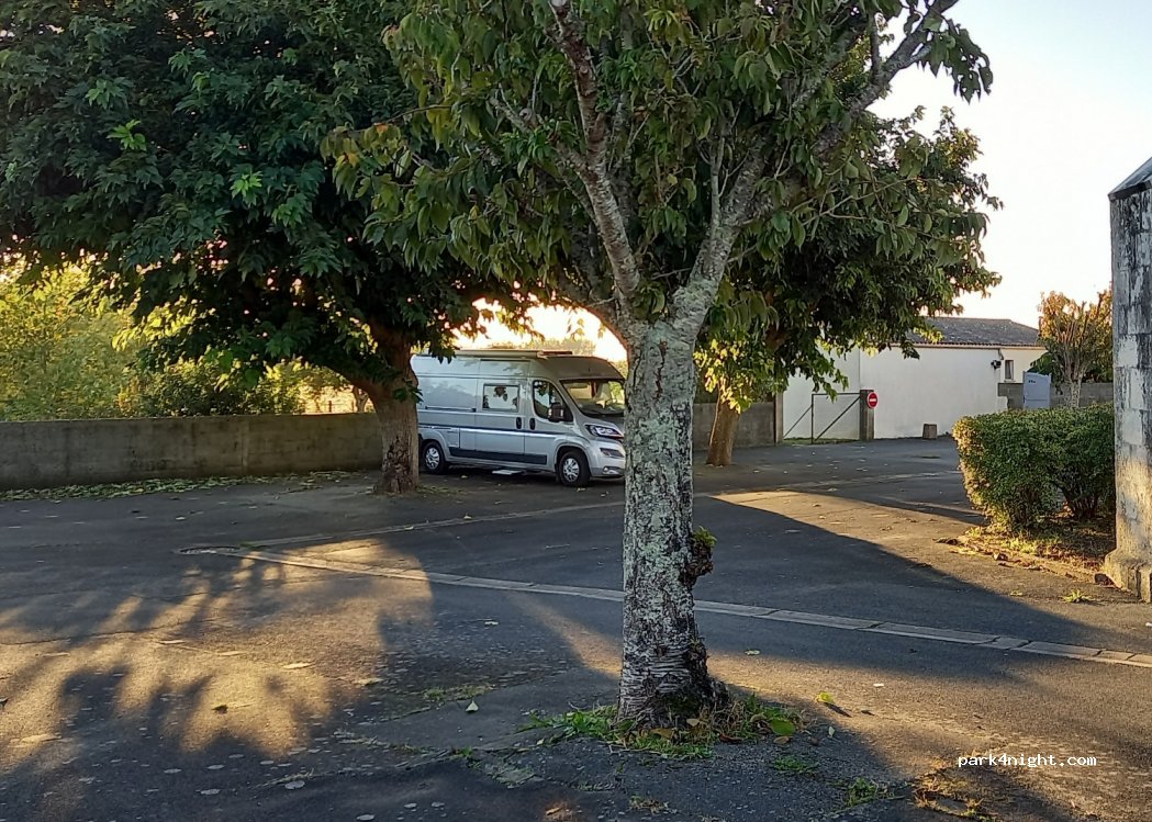 (17230) Charron - 41 Rue de la Rochelle — foto 2
