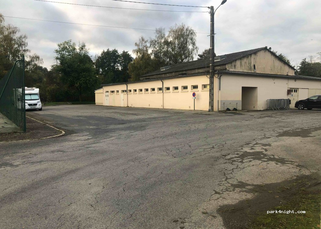 (53940) Le Genest-Saint-Isle - 9 Rue des Sports — foto 3