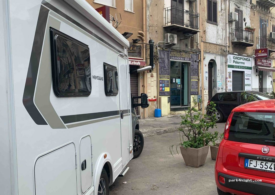(90128) Palermo - 30 Via Brasa — foto