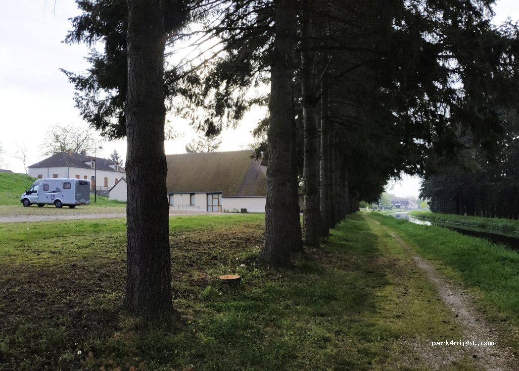 (18200) Drevant - 6 Rue du Forum — foto 4