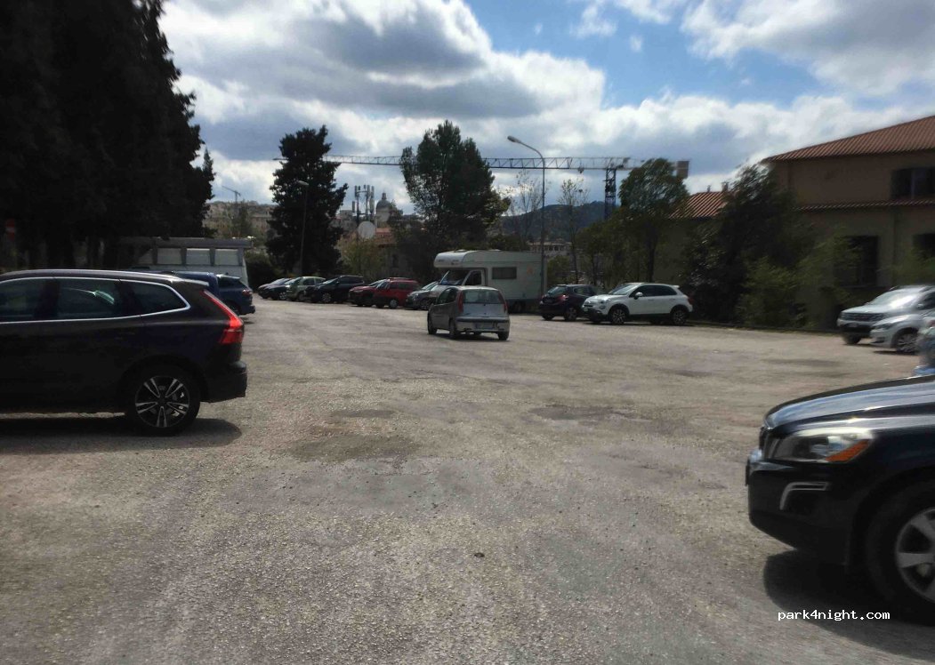 (06049) Spoleto - 5 Via delle Lettere — foto 4