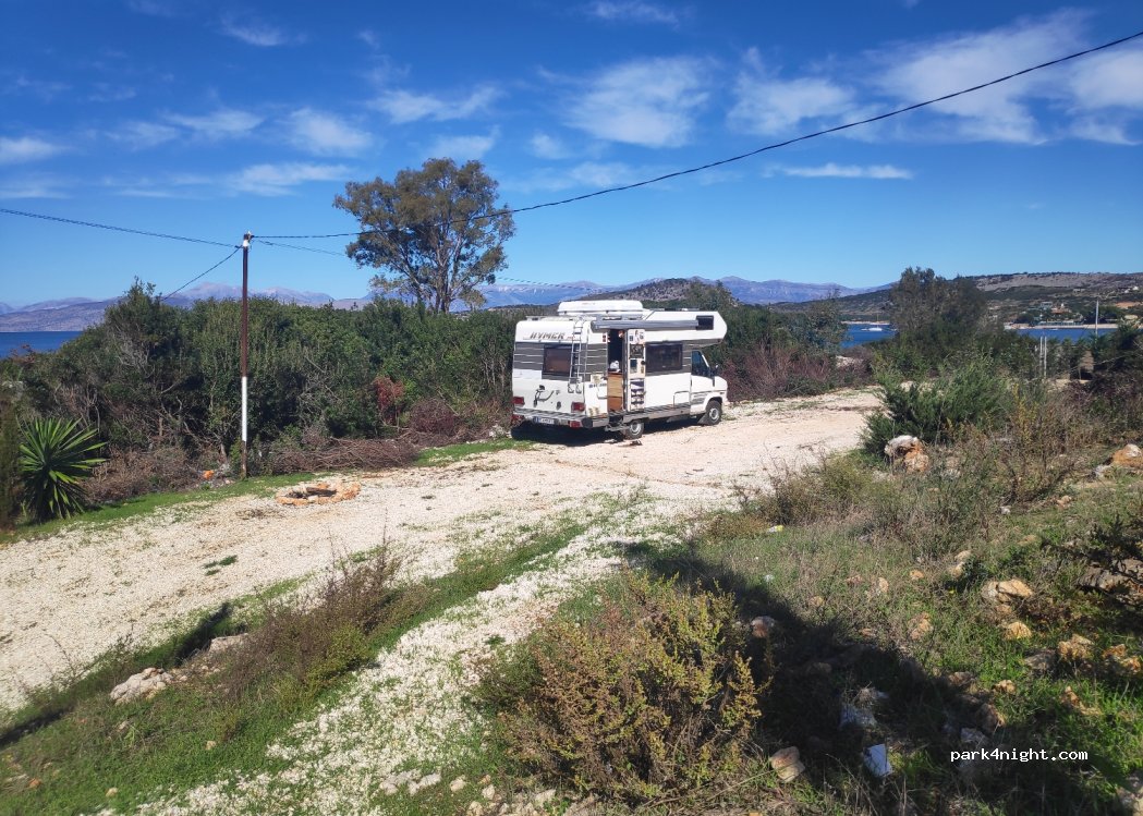 (QX9R+GC9) Ksamil - Unnamed Road — foto 2