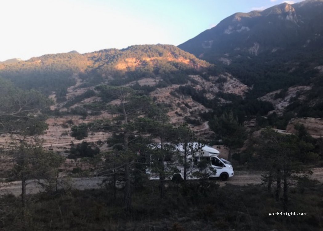 (08697) Saldes - Unnamed Road — foto 2